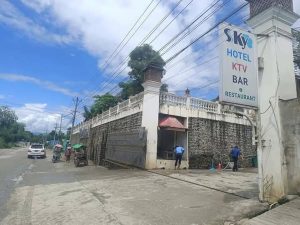 Read more about the article ဖားကန့်မြို့တွင် စစ်ကောင်စီနဲ့ KIAတို့ ကြား တိုက်ပွဲဖြစ်နေသလို၊ အရပ်သားပြည်သူများလည်း လက်သည်မပေါ် ပစ်သတ်ခံနေရသည့်ပြည်သူများပိုများလာ