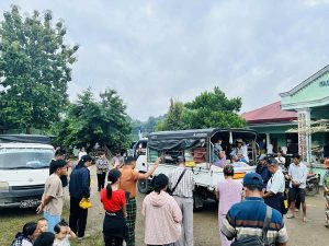 Read more about the article ဖားကန့်မြို့နယ် တစ်ချို့တွင် တိုက်ပွဲပြင်းထန်လာသဖြင့် လုံခြုံရေးအတွက် အရပ်သားတစ်ချို့ စစ်ဘေးရှောင်