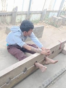 Read more about the article မိုးညှင်းမြို့ နေအိမ်‌တစ်အိမ်သို့ ဧည်သည်များနှင့် ရော၍ သူခိုးတစ်ဦးဝင်ရောက်